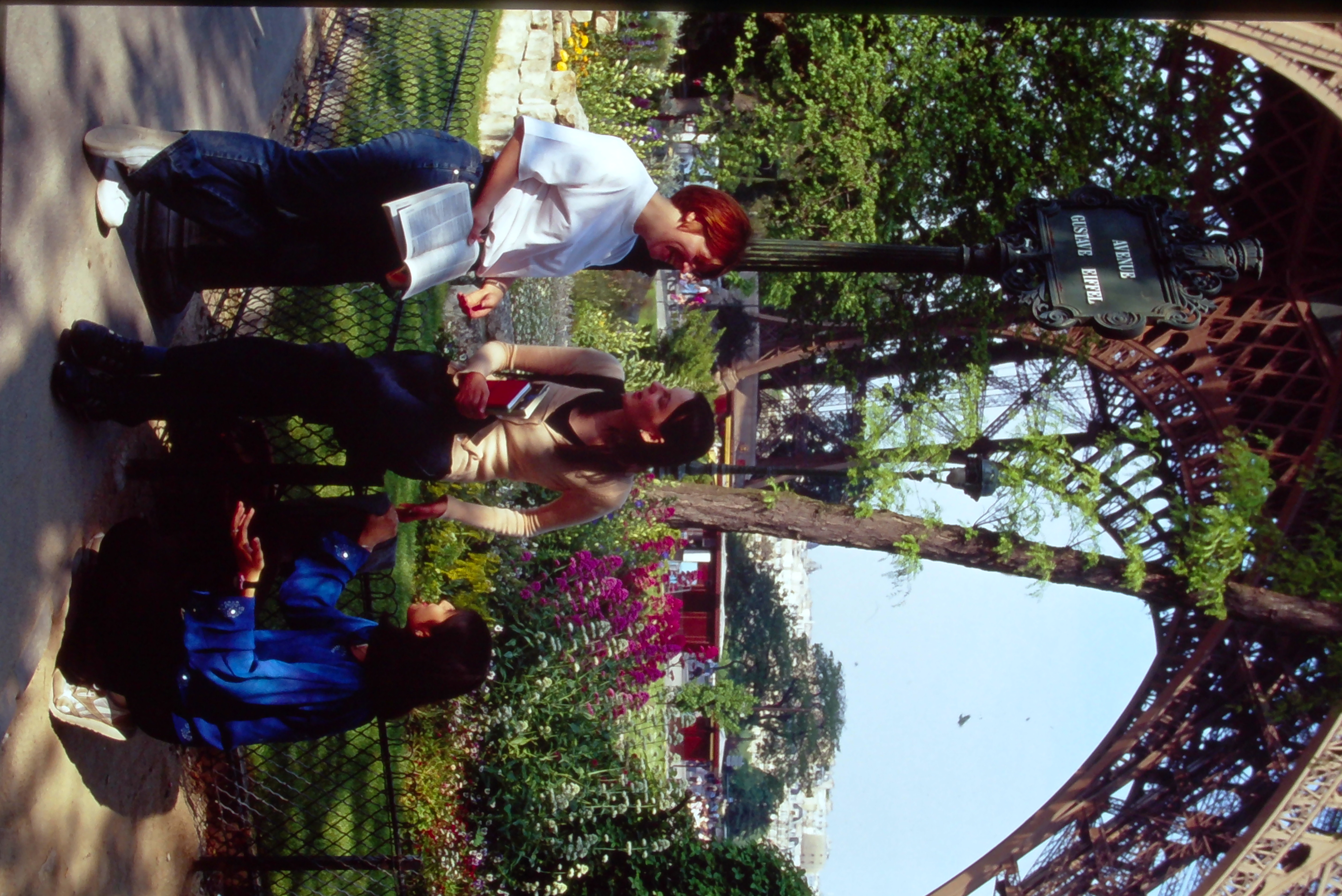 Conversation under La Tour Eiffel