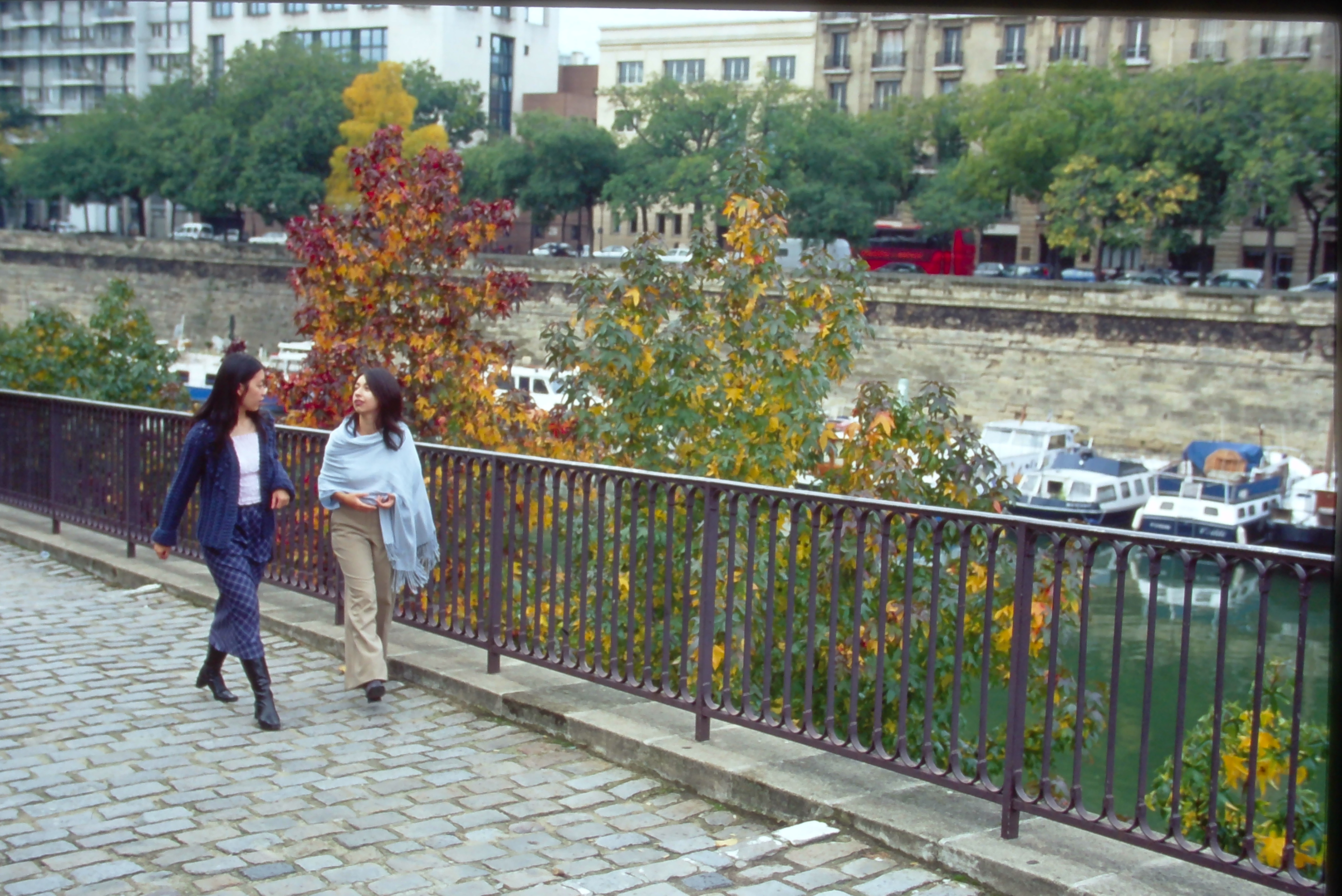 Students around Paris 3
